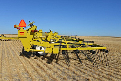 Широкозахватные зубовые бороны Degelman Strawmaster 7000
